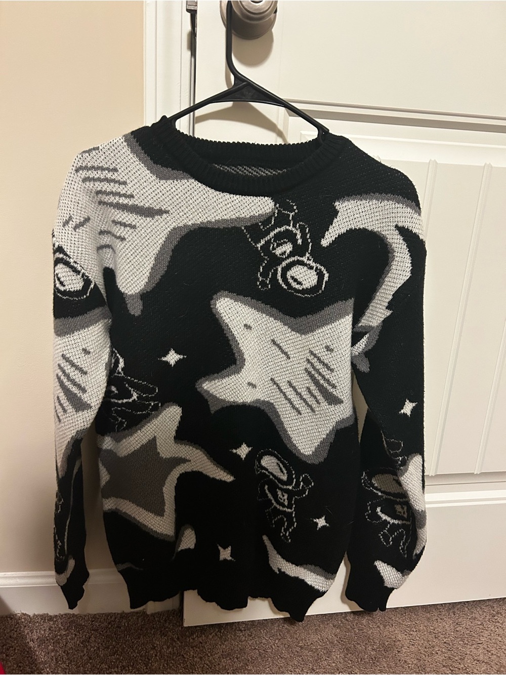 ROMWE Black and White Star & Astronaut Long Sleeve Sweater(Men’s Small)